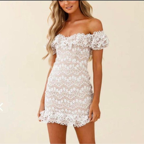 Selfie Leslie Dresses & Skirts - Selfie Leslie NWT Bobby Bardot Neckline Floral Lace Overlay Dress Beige